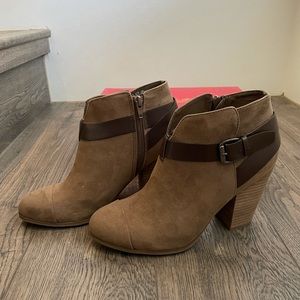 Women’s booties size 8.5